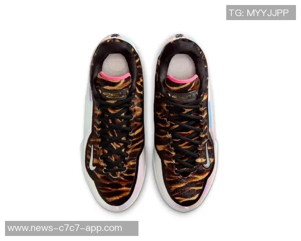 詹姆斯23代Heatles配色正式发售致敬热火三巨头引发球迷热议